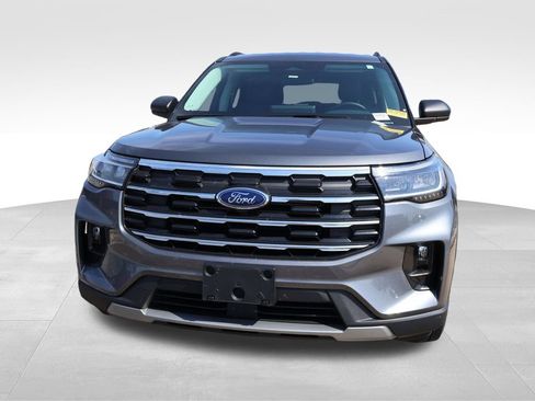Used 2025 Ford Explorer Active w/ Active Comfort Package AWD/4WD image 5