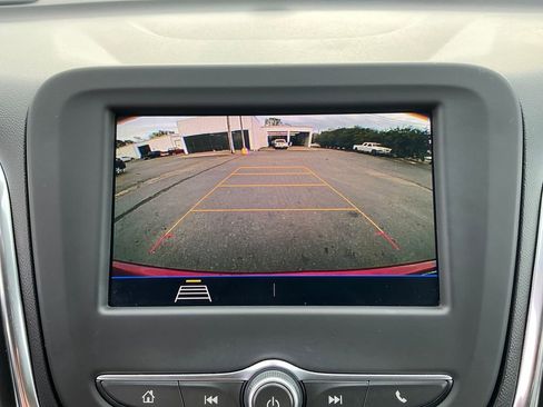 Used 2020 Chevrolet Equinox LT image 25