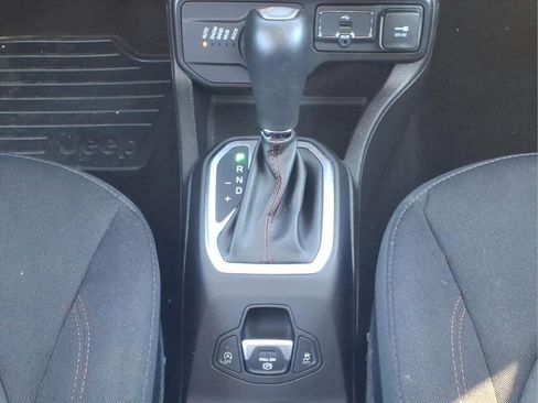 Used 2023 Jeep Renegade Trailhawk AWD/4WD image 21