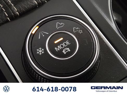 Used 2021 Volkswagen Atlas Cross Sport SE AWD/4WD image 34