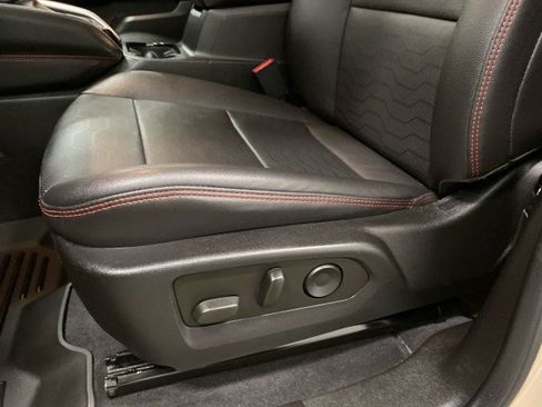 Used 2023 Chevrolet Colorado Z71 w/ Z71 Convenience Package 2 AWD/4WD image 15