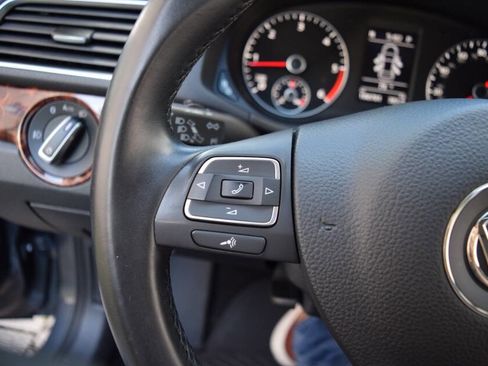 Used 2015 Volkswagen Passat TDI SEL Premium image 65