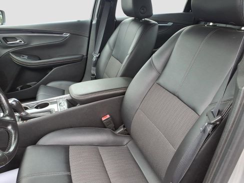 Used 2019 Chevrolet Impala LT w/ LT Convenience Package FWD image 9