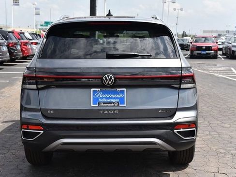 New 2026 Volkswagen Taos SE image 6