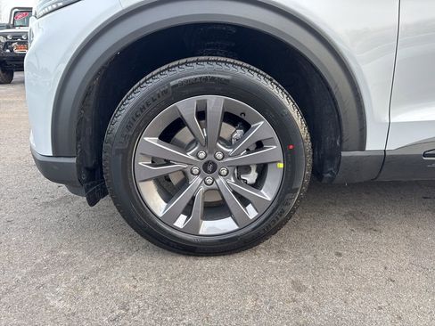 New 2026 Ford Explorer Active w/ Active Comfort Package image 10