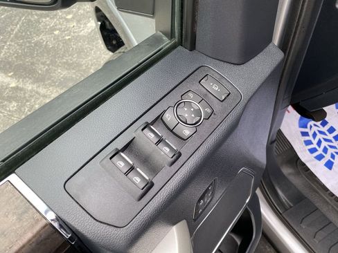 Certified 2022 Ford F350 Lariat w/ Tremor Off-Road Package image 39