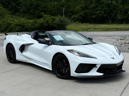 Used 2025 Chevrolet Corvette Stingray Preferred Conv w/ Z51 Performance Package RWD image 1
