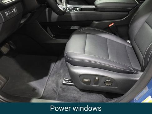 Certified 2025 Chevrolet Traverse LT AWD/4WD image 10