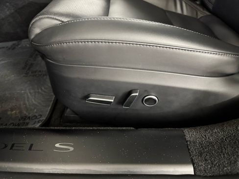 Used 2023 Tesla Model S Base image 14