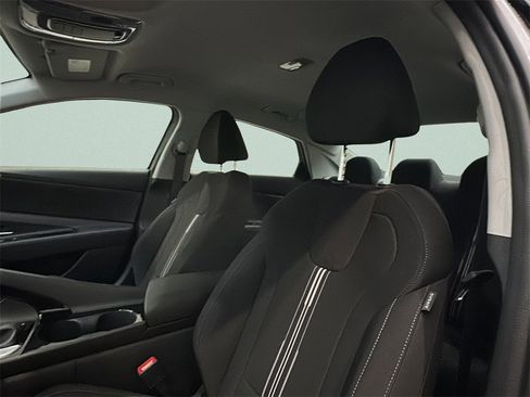 New 2026 Hyundai Elantra Blue image 9