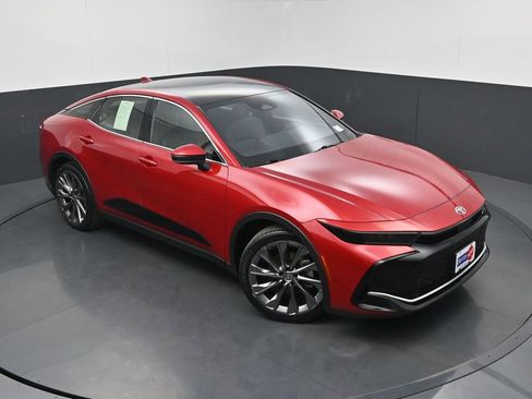 Used 2023 Toyota Crown Limited w/ Advanced Technology Package image 33