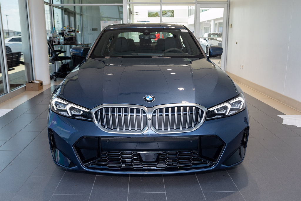 Used 2026 BMW 330i xDrive Sedan w/ M Sport Package AWD/4WD image 11