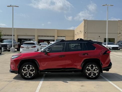 Used 2025 Toyota RAV4 XSE w/ Premium Package AWD/4WD image 7