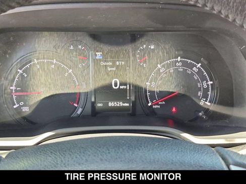 Used 2023 Toyota 4Runner SR5 AWD/4WD image 19