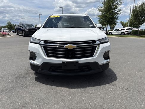 Used 2023 Chevrolet Traverse LT AWD/4WD image 3