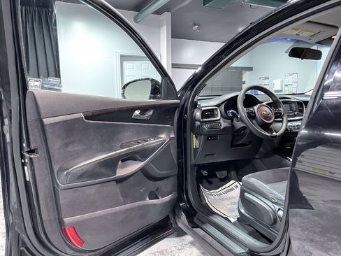 Used 2016 Kia Sorento LX image 17