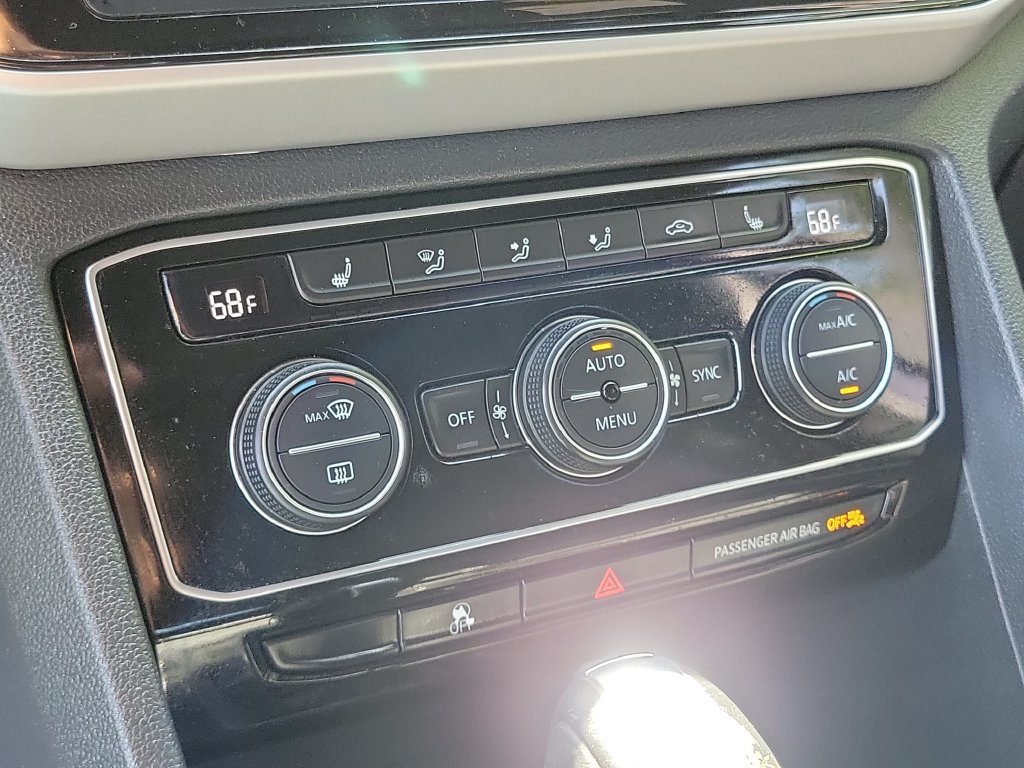 Used 2022 Volkswagen Atlas Cross Sport SE FWD image 31