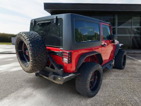Used 2018 Jeep Wrangler Sport w/ Connectivity Group AWD/4WD image 7