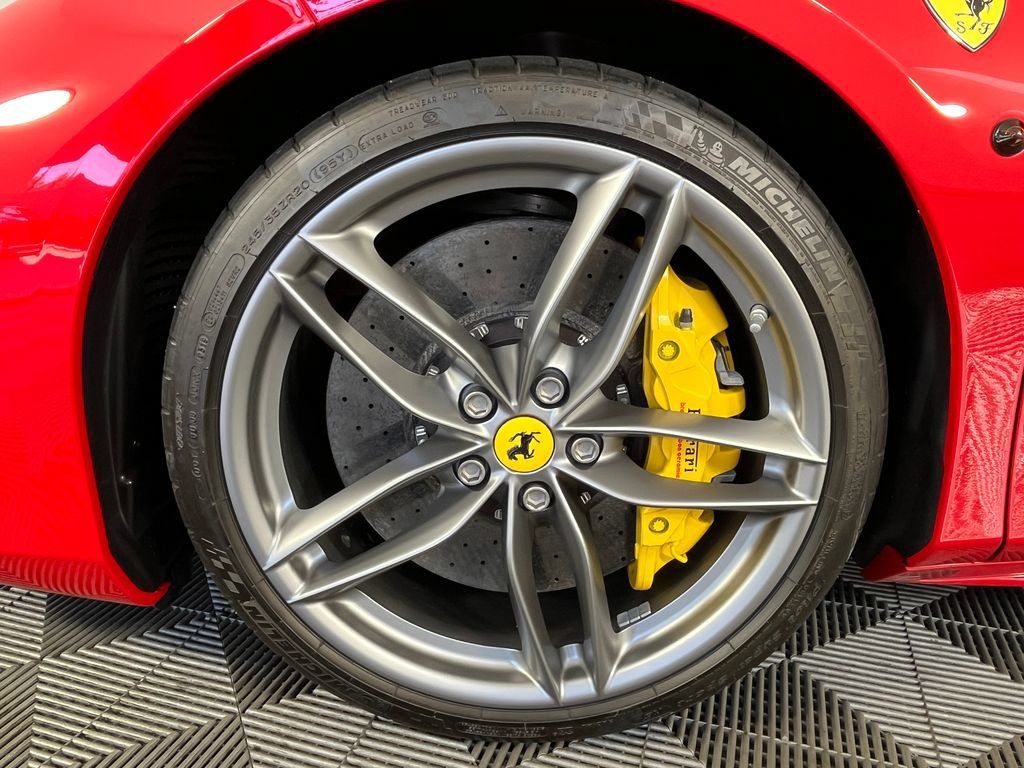Used 2019 Ferrari 488 Spider RWD image 20