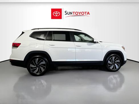 Used 2024 Volkswagen Atlas SE image 2