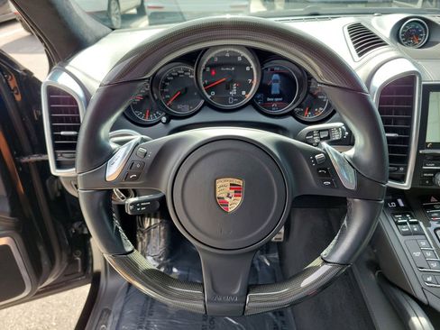 Certified 2014 Porsche Cayenne Turbo S AWD/4WD image 36
