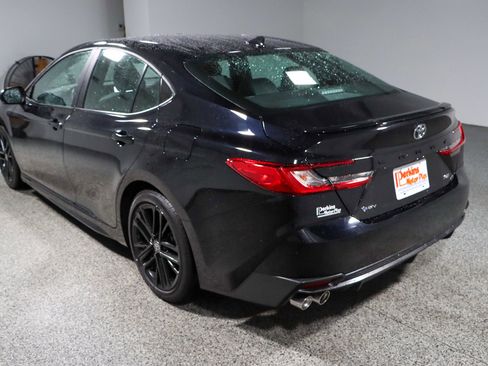 Used 2025 Toyota Camry SE FWD image 9