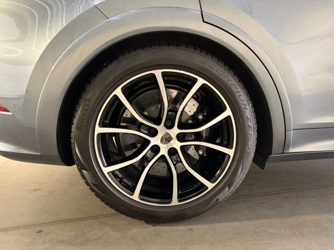 Certified 2026 Porsche Cayenne Turbo AWD/4WD image 21