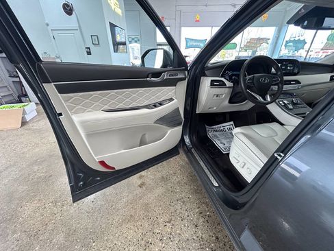 Used 2020 Hyundai Palisade Limited image 17