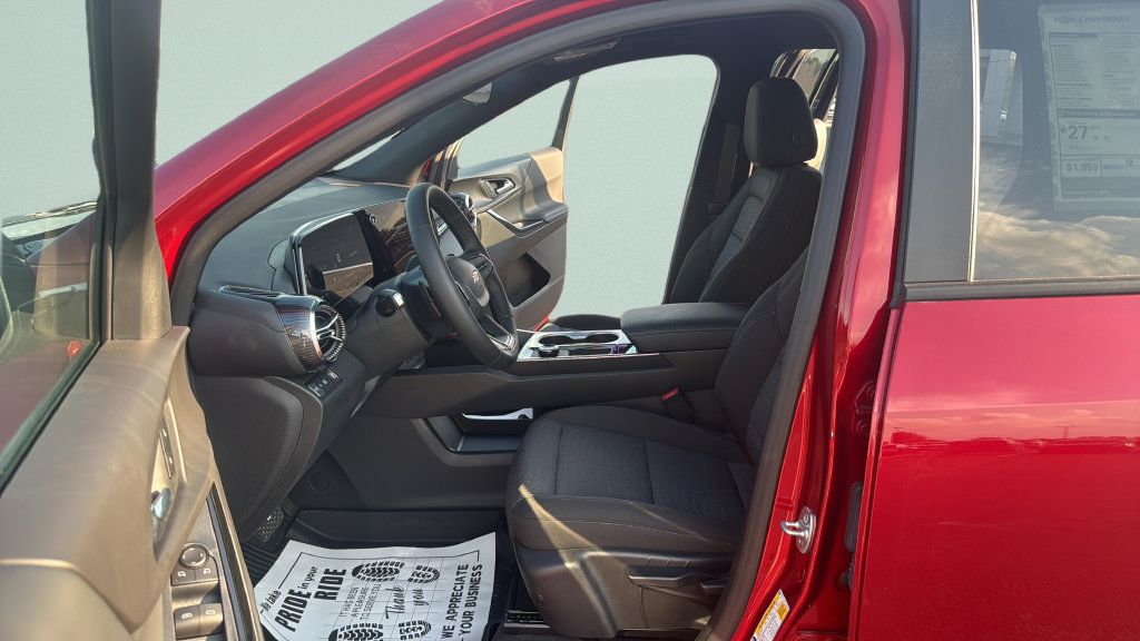 New 2026 Chevrolet Equinox LT w/ Safety and Technology Package FWD image 8