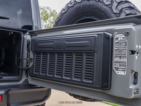 Used 2022 Jeep Wrangler Unlimited Sahara w/ Cold Weather Group AWD/4WD image 80
