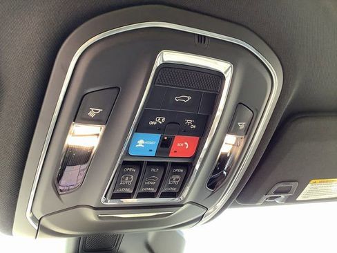 New 2023 Jeep Grand Cherokee Trailhawk w/ Luxury Tech Group III image 19