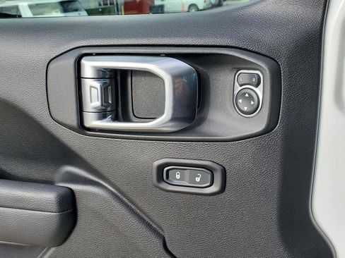 Used 2023 Jeep Gladiator Sport image 10