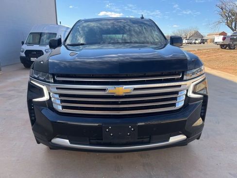 Used 2023 Chevrolet Suburban High Country w/ Advanced Technology Package image 2