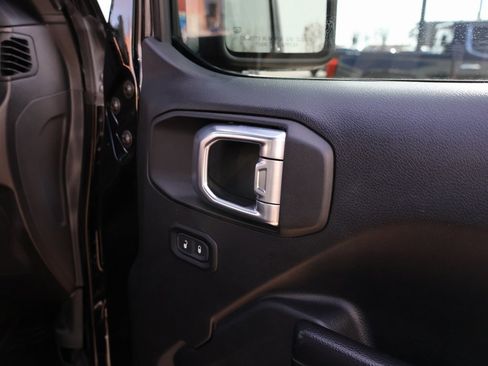 Used 2021 Jeep Gladiator Mojave image 9