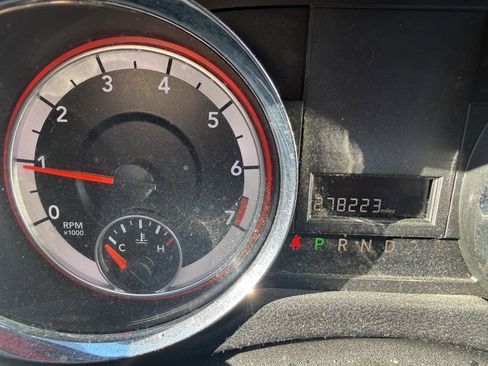 Used 2018 Dodge Grand Caravan SXT image 12