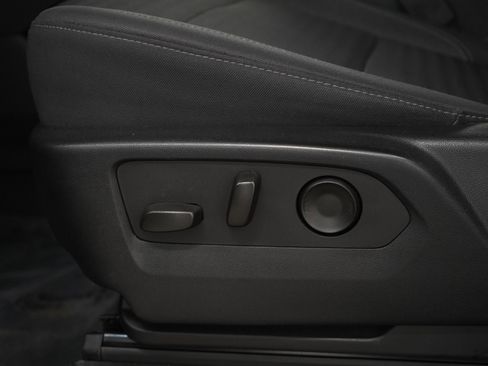 Used 2023 GMC Yukon SLE AWD/4WD image 30