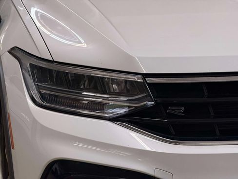 Used 2022 Volkswagen Tiguan SE R-Line FWD image 10