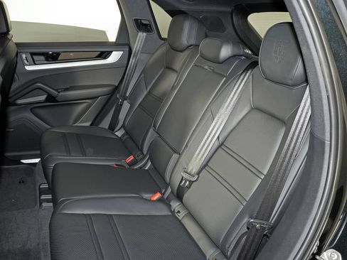 New 2026 Porsche Cayenne S AWD/4WD image 36
