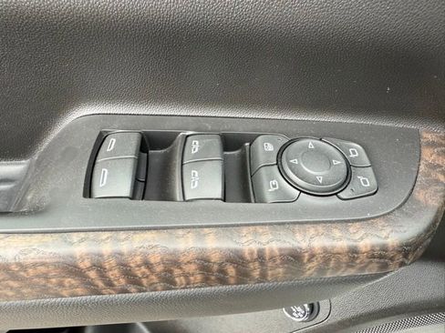 Used 2023 GMC Acadia Denali image 12