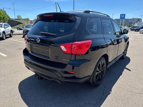 Used 2018 Nissan Pathfinder SL w/ Midnight Edition Package AWD/4WD image 10