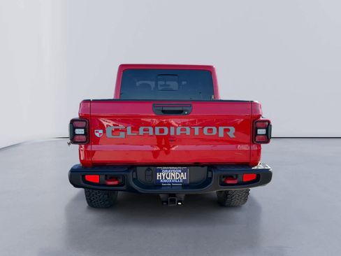 Used 2021 Jeep Gladiator Rubicon image 4