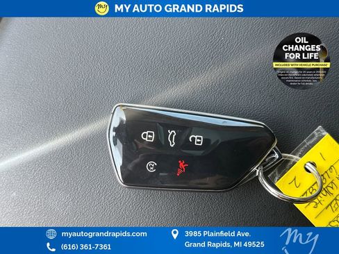 Used 2024 Volkswagen Atlas SEL Premium R-Line AWD/4WD image 37
