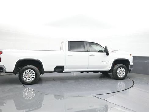 Used 2024 Chevrolet Silverado 2500 LT AWD/4WD image 17