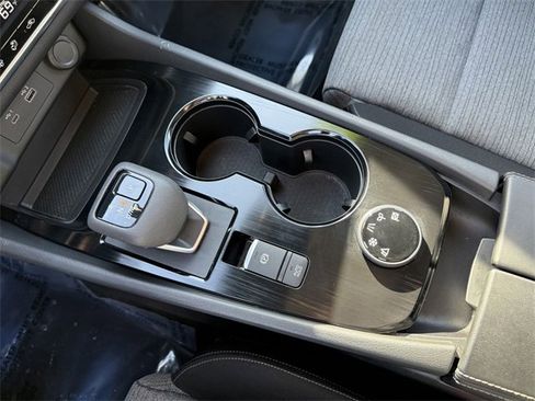 Used 2023 Nissan Rogue SV image 25