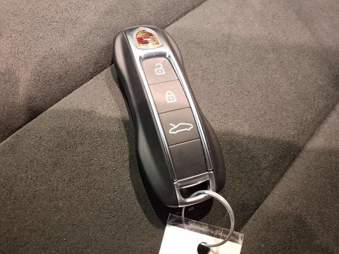 Used 2025 Porsche 911 Carrera 4 GTS AWD/4WD image 25