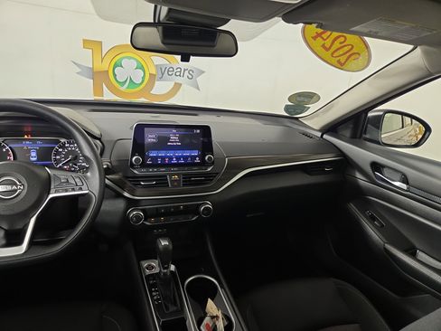 Used 2024 Nissan Altima 2.5 SV FWD image 23