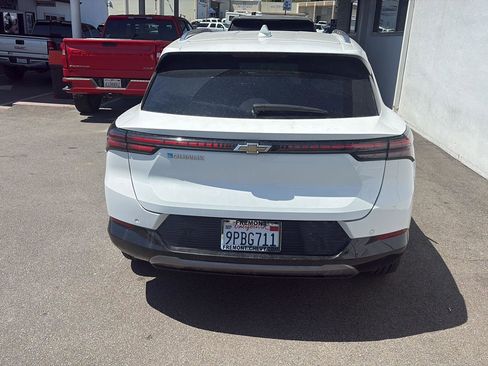 Used 2024 Chevrolet Equinox EV LT FWD image 4
