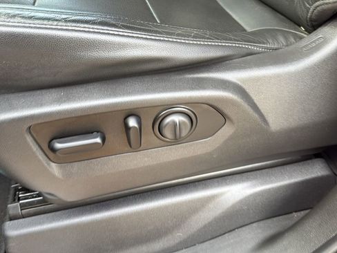 Used 2020 GMC Sierra 1500 SLT image 11