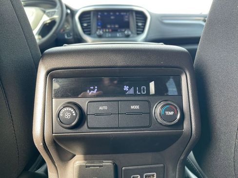 Used 2022 GMC Acadia SLE w/ Driver Convenience Package image 12