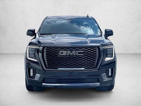 Used 2024 GMC Yukon XL Denali Ultimate AWD/4WD image 3